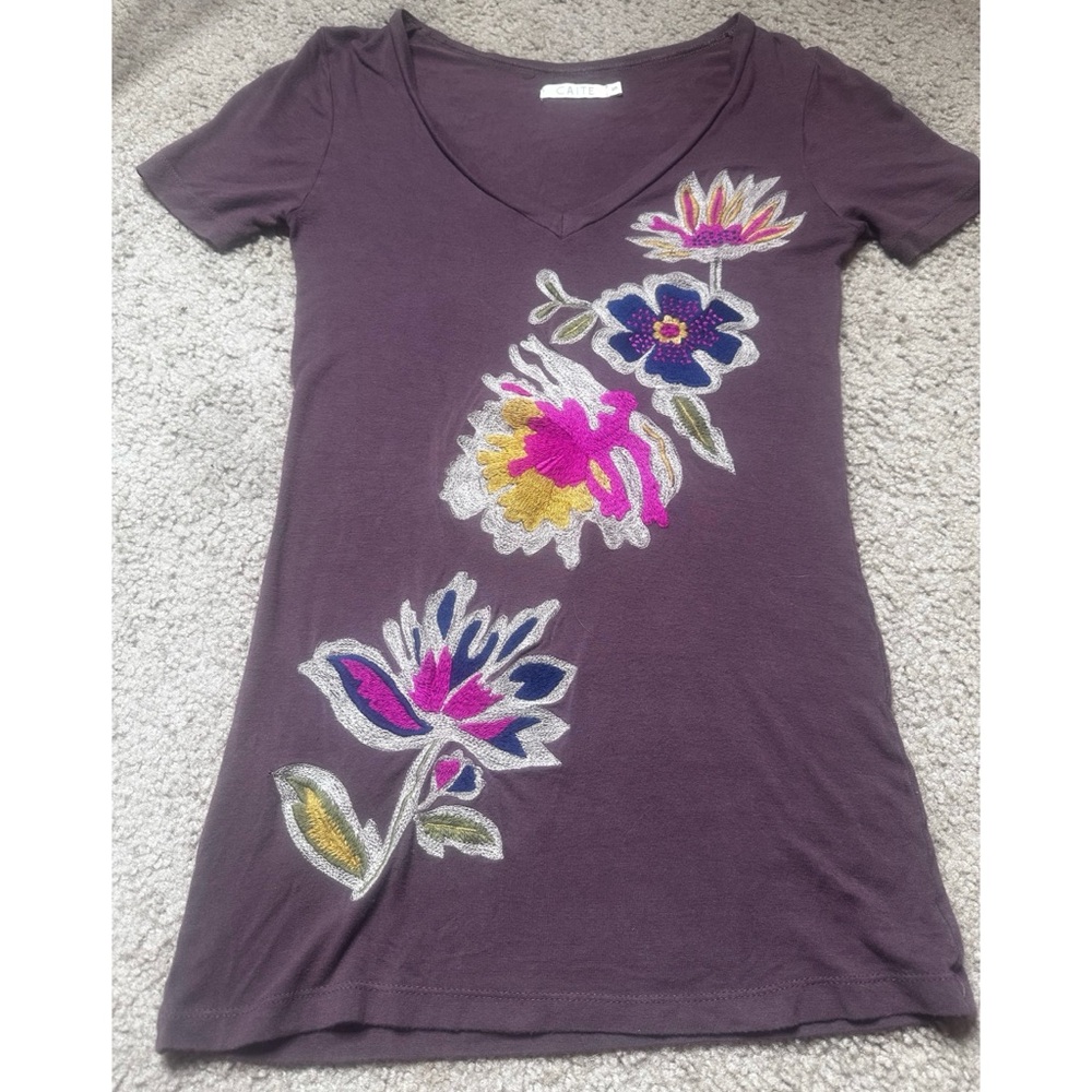 CAITE Embroidered Floral V-Neck Women's Top - Purple